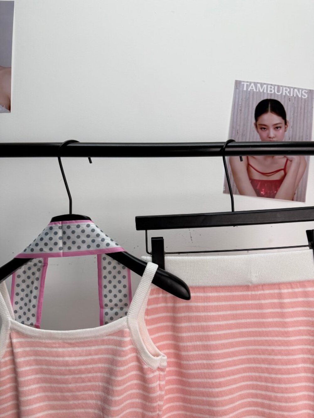 🍦Miu Miu🍦 Pink Knit Off-the-Shoulder Strap Top ➕ Scarf Set - Picture 5 of 6